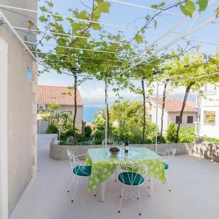 Veve - With Terrace Sea View Vanessa St *