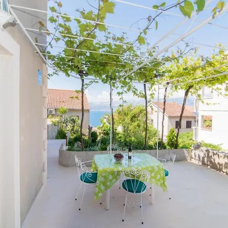Veve - With Terrace Sea View Vanessa St Apartment *